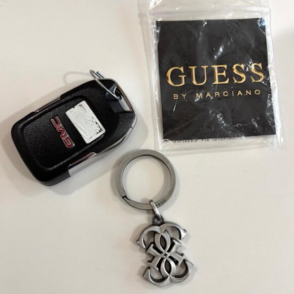 Vintage Guess by Marciano Keychain - New old stock - Very sharp - Picture 3 of 4
